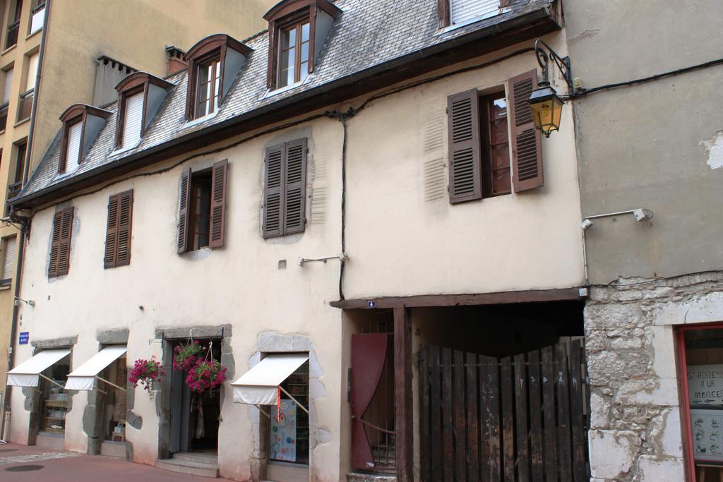 Au Calme En Vieille Ville - Proche Lac - Ambiance Esprit Brocante 阿讷西 客房 照片
